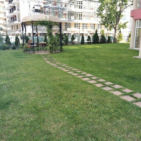 Rose Garden Omax Apartments Slăntjev Brjag Exteriör bild