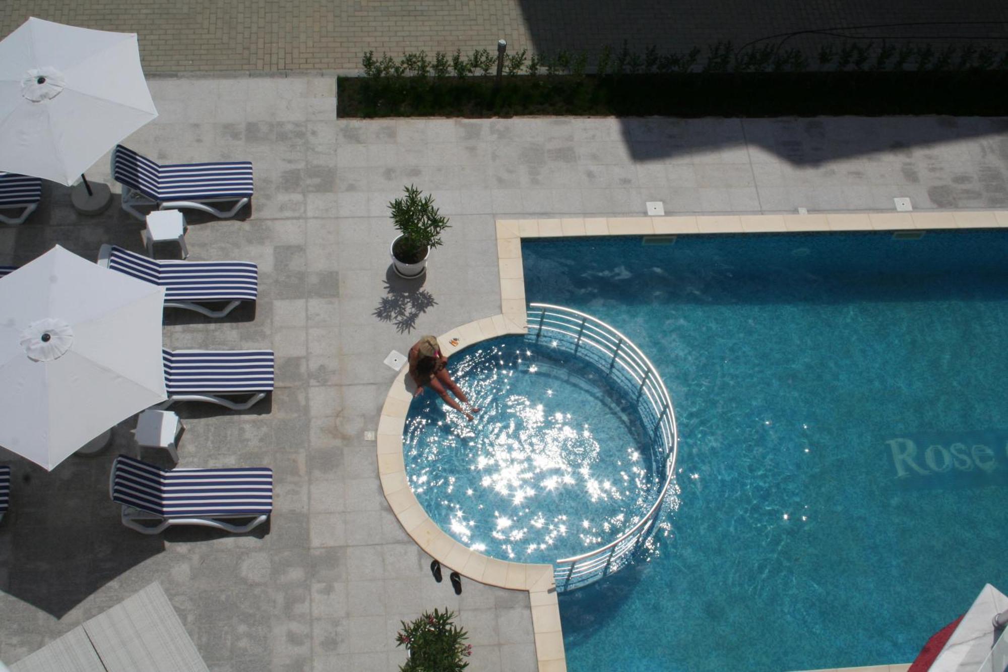 Rose Garden Omax Apartments Slăntjev Brjag Exteriör bild