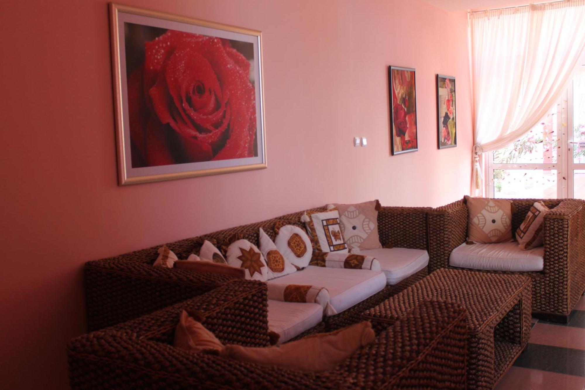 Rose Garden Omax Apartments Slăntjev Brjag Exteriör bild