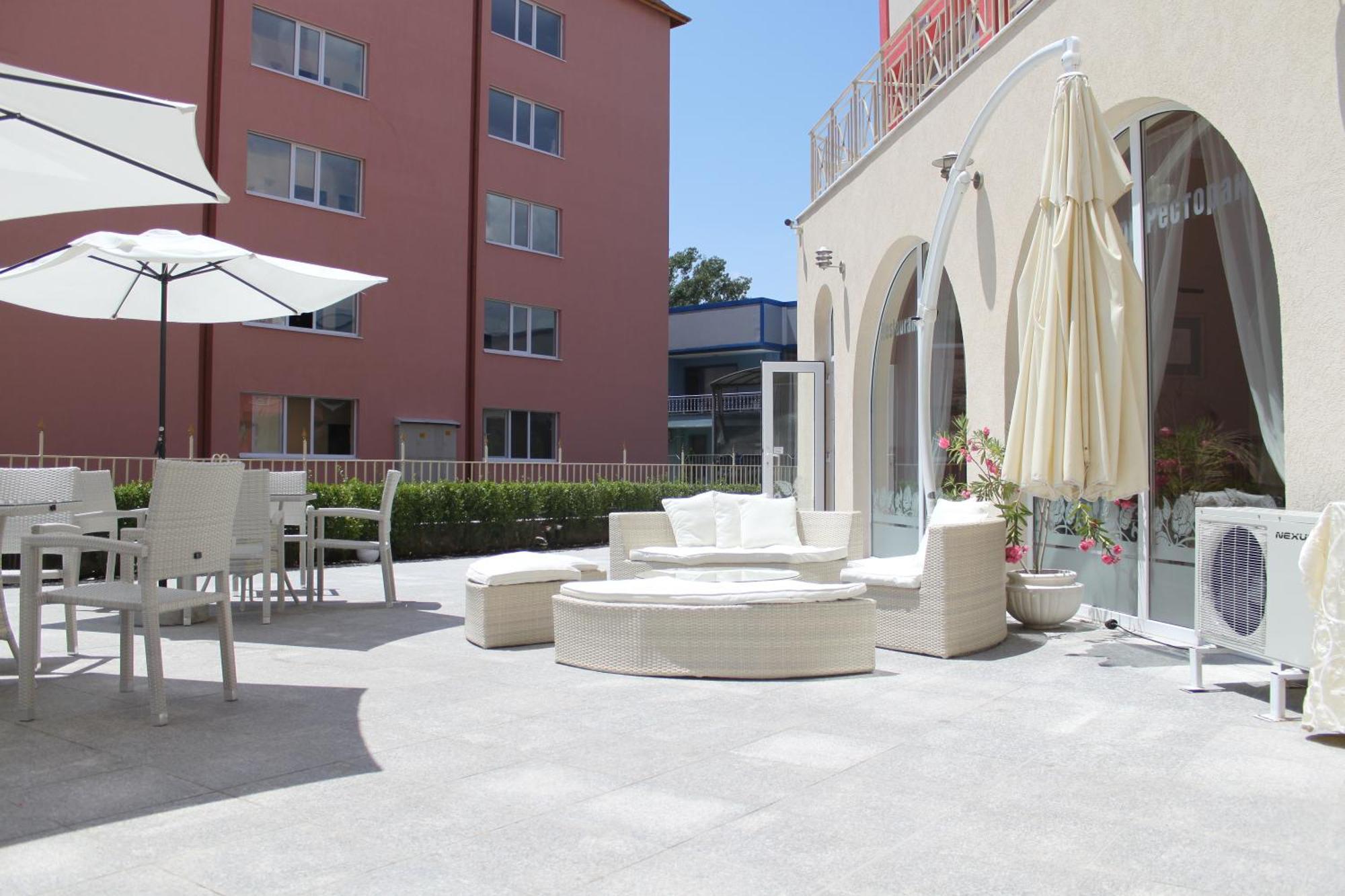 Rose Garden Omax Apartments Slăntjev Brjag Exteriör bild