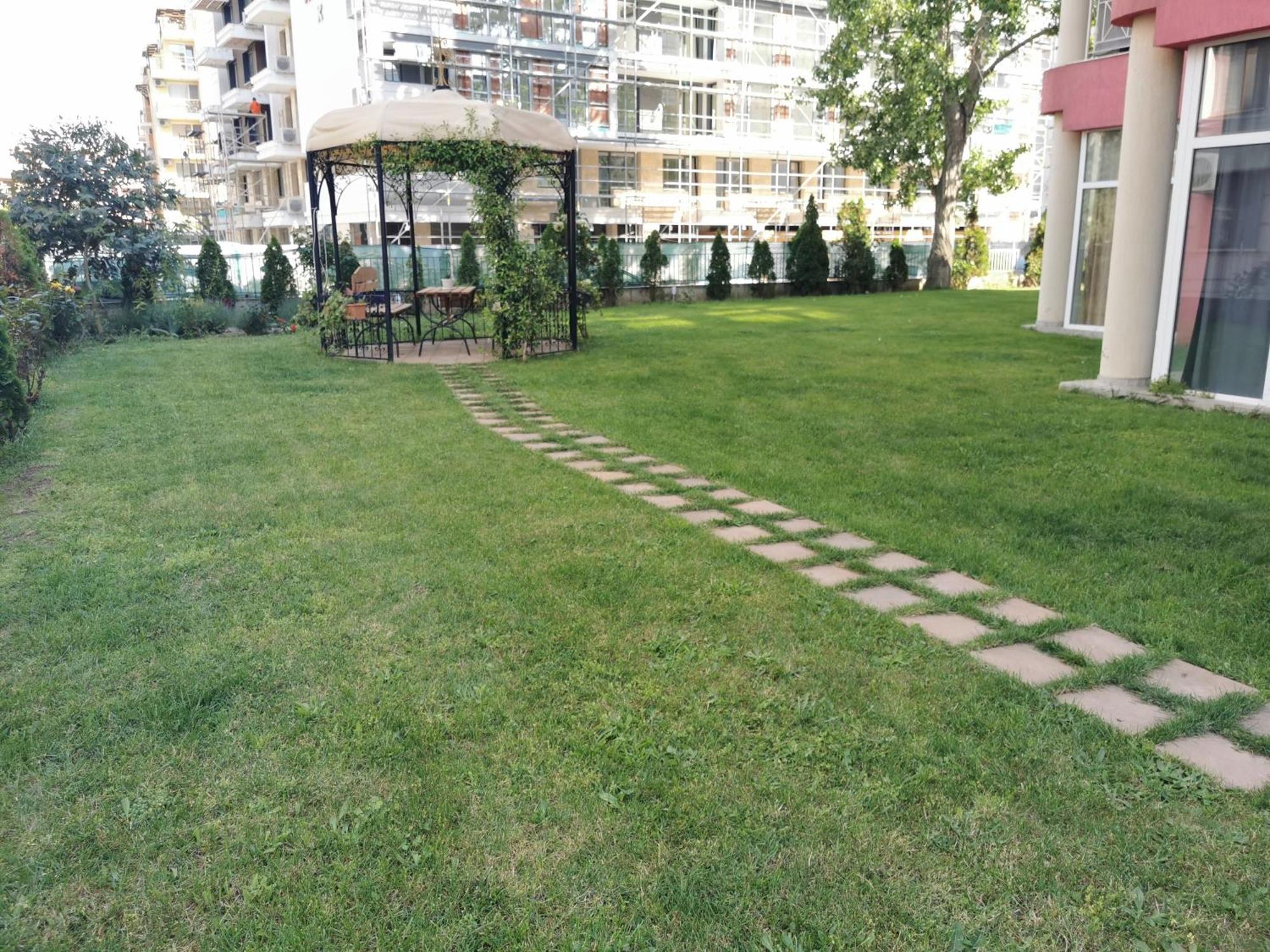 Rose Garden Omax Apartments Slăntjev Brjag Exteriör bild