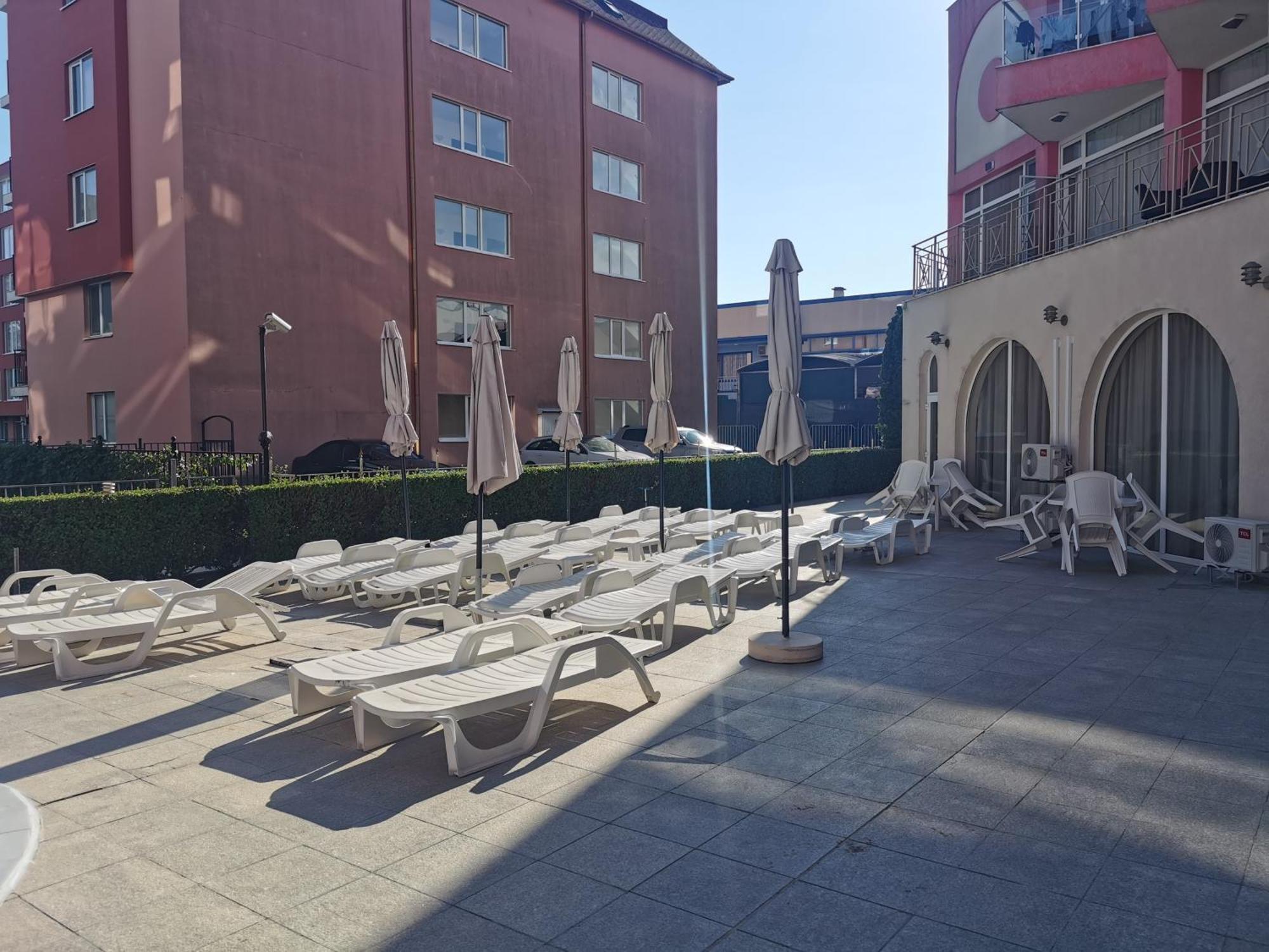 Rose Garden Omax Apartments Slăntjev Brjag Exteriör bild