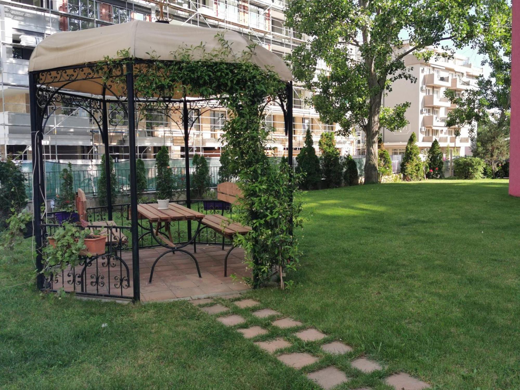 Rose Garden Omax Apartments Slăntjev Brjag Exteriör bild