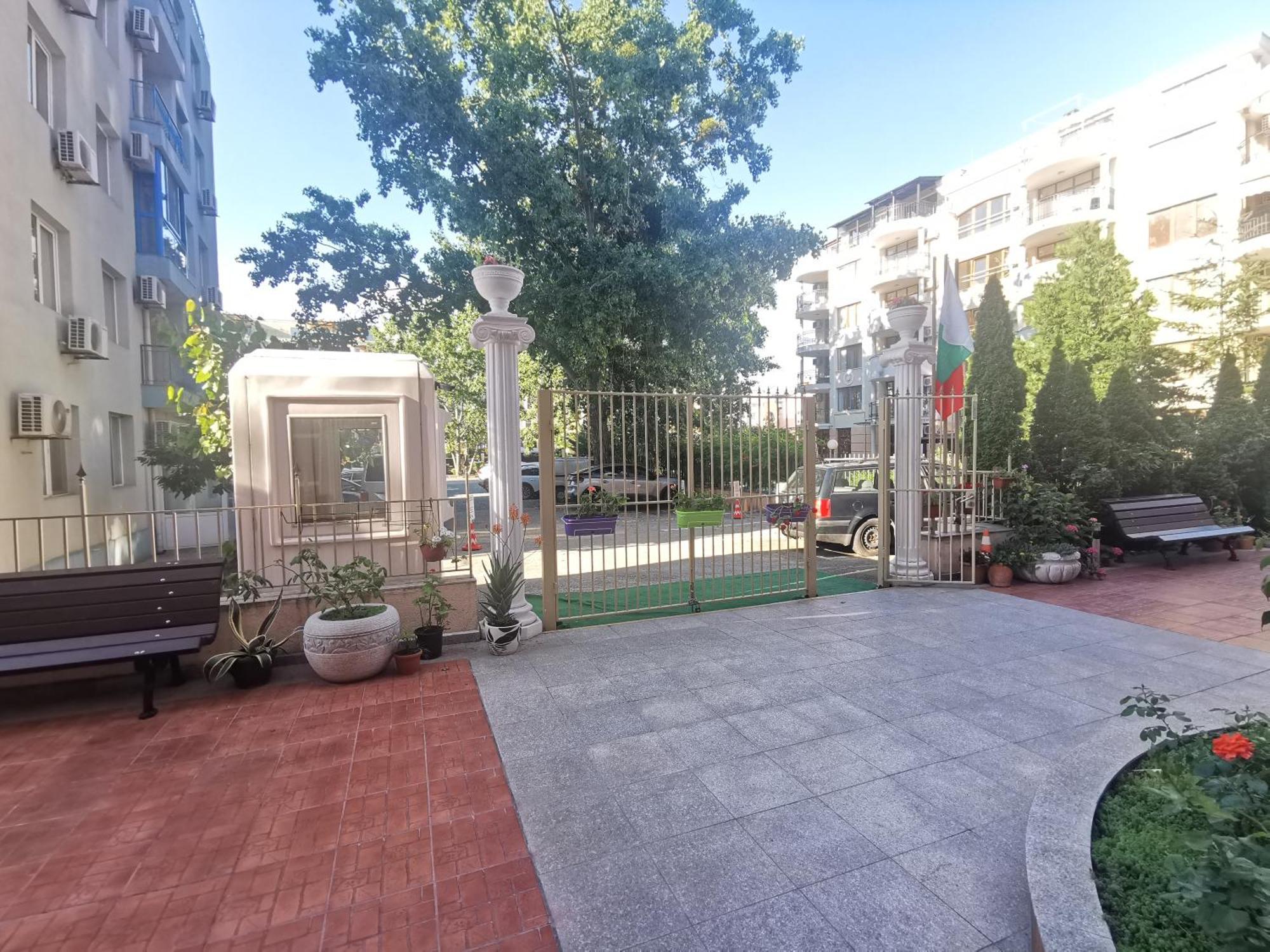 Rose Garden Omax Apartments Slăntjev Brjag Exteriör bild