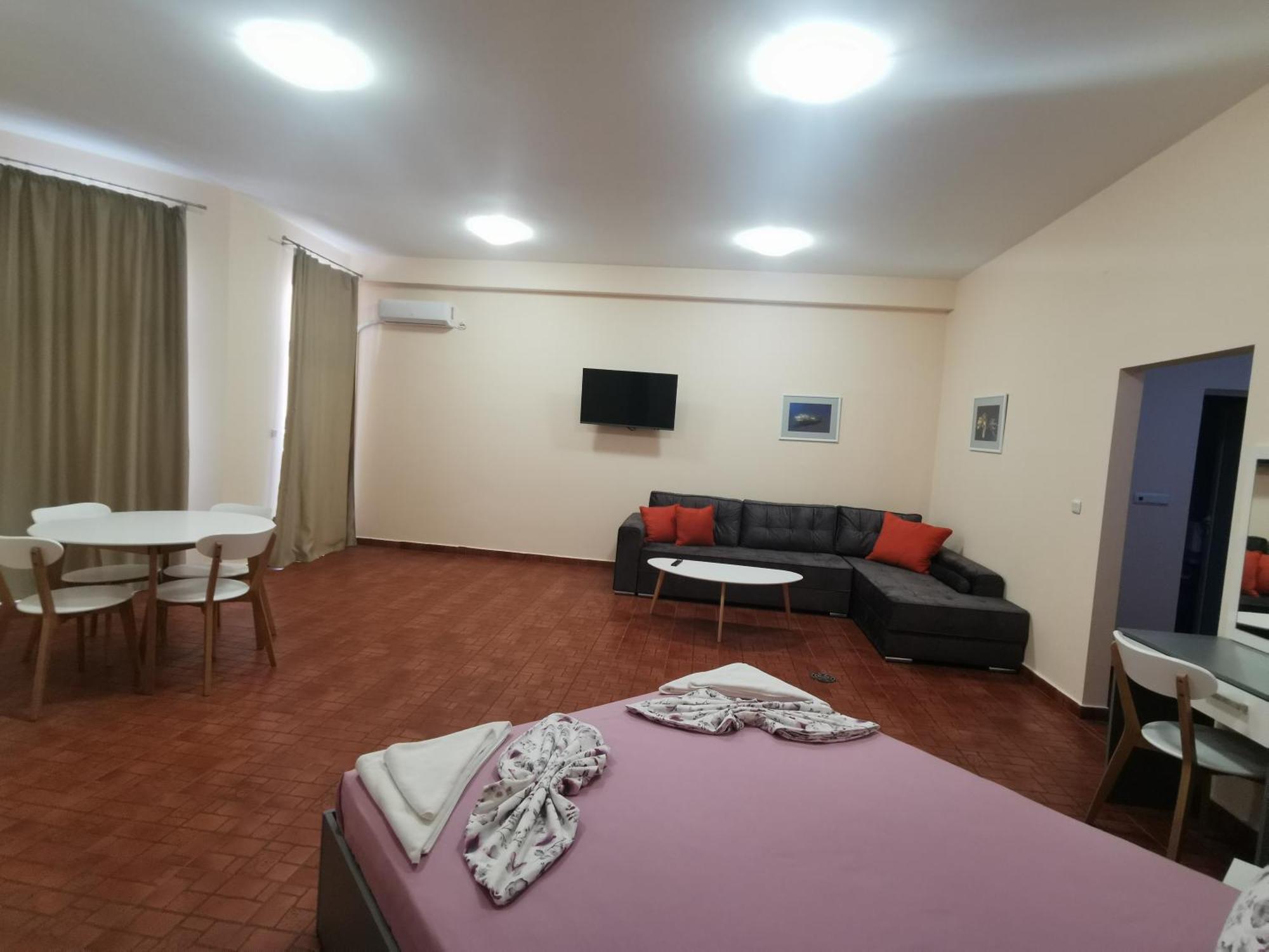 Rose Garden Omax Apartments Slăntjev Brjag Exteriör bild